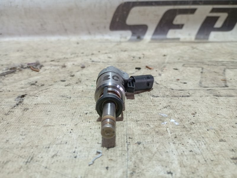 Форсунка топливная высокого давления Audi A4 B8