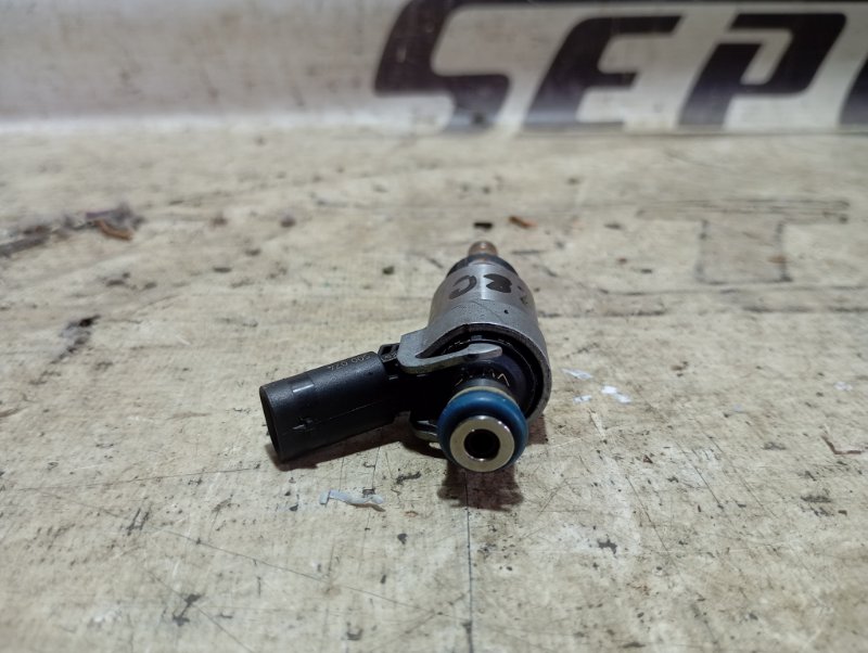 Форсунка топливная высокого давления Audi A4 B8