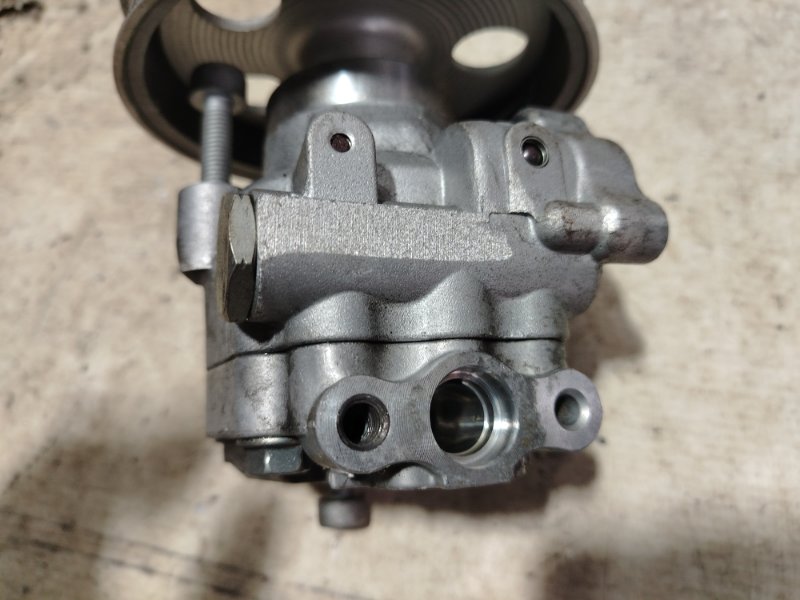 Насос гидроусилителя руля Audi A4 2011 B8