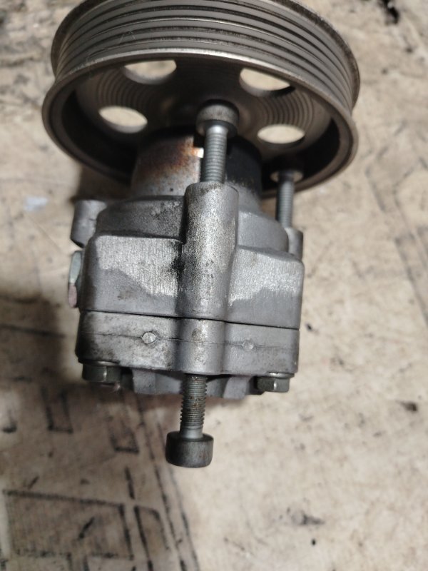 Насос гидроусилителя руля Audi A4 2011 B8