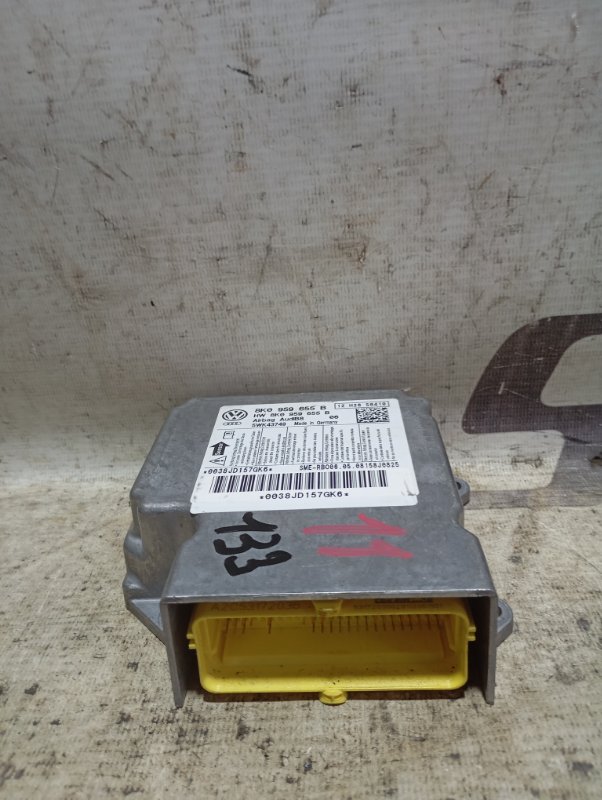 Блок управления подушками безопасности Audi A4 2008 B8