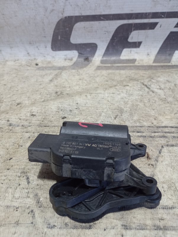 Сервопривод заслонки печки Volkswagen Golf 2011 Mk6