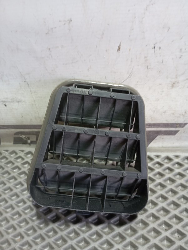 Кронштейн бампера Audi A6 2010 C6