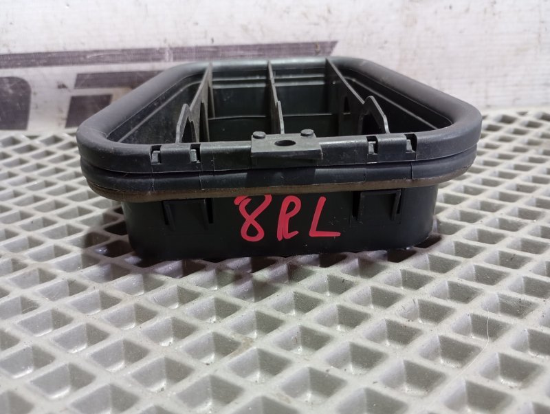 Кронштейн бампера Audi A6 2010 C6