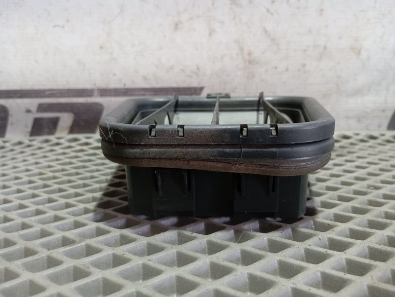 Кронштейн бампера Audi A6 2010 C6