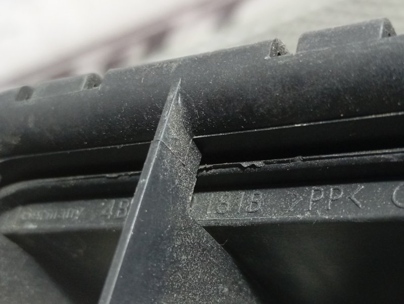 Кронштейн бампера Audi A6 2010 C6