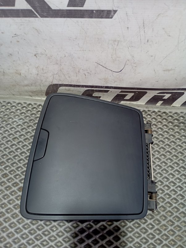 Бардачок Skoda YETI 2015