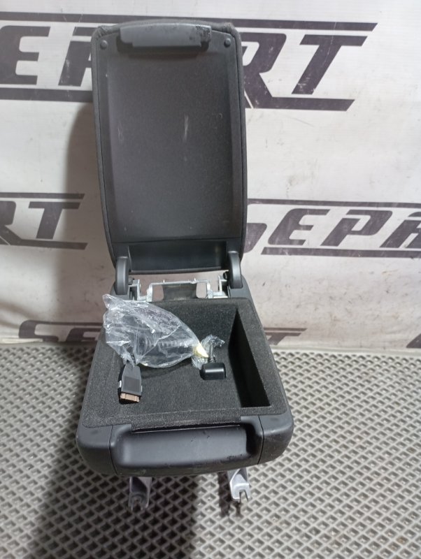 Подлокотник Audi A6 2007 C6