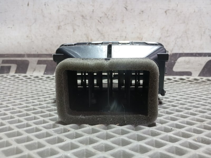 Дефлектор салона центральный Audi A6 2007 C6