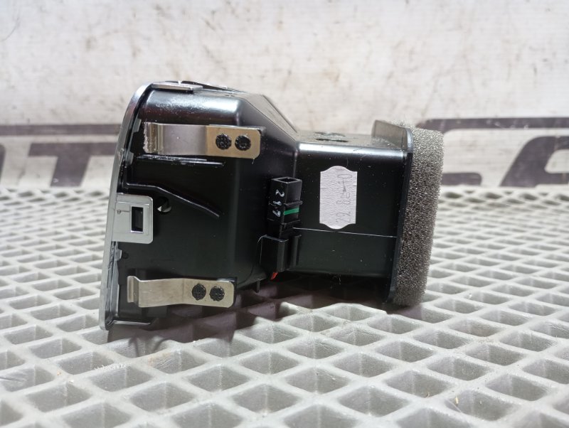 Дефлектор салона центральный Audi A6 2007 C6