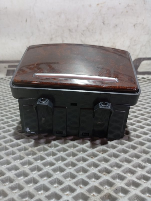 Подстаканник Audi A6 2007 C6