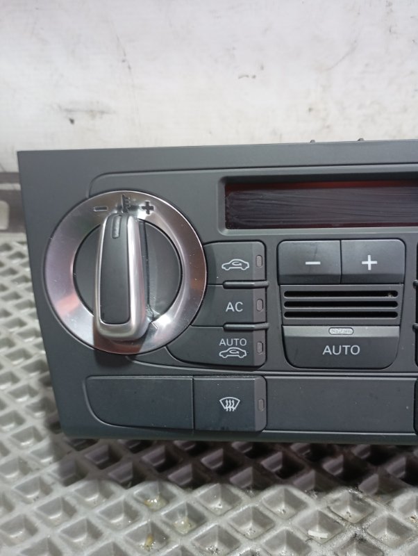 Блок управления климат-контролем Audi A3 2011 8P