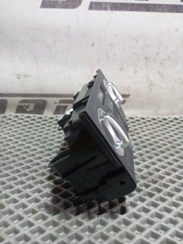 Блок управления климат-контролем Audi A3 2011 8P