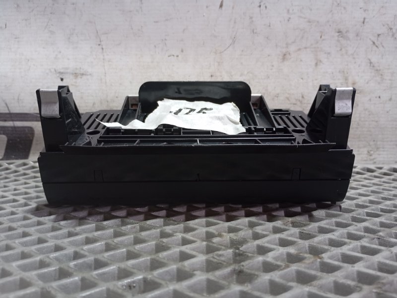 Блок управления климат-контролем Audi A3 2011 8P