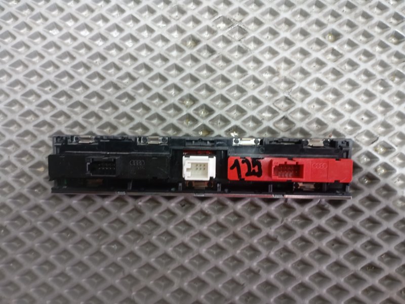 Блок кнопок Audi A3 2011 8P