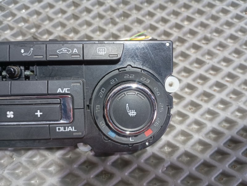 Блок управления климат-контролем Skoda YETI 2015