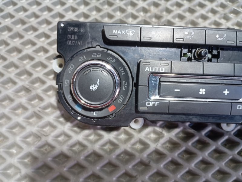 Блок управления климат-контролем Skoda YETI 2015