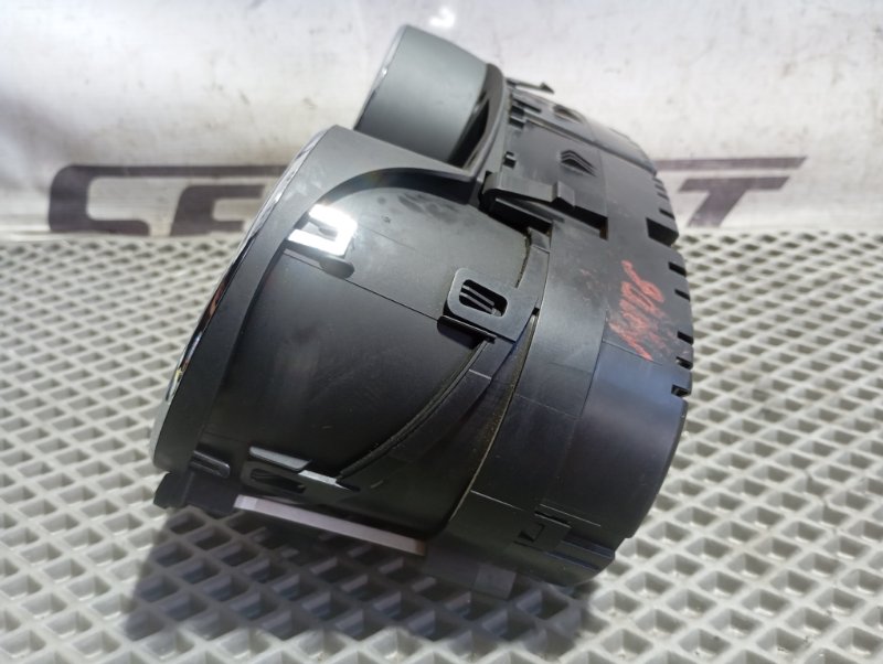 Панель приборов Skoda YETI 2015