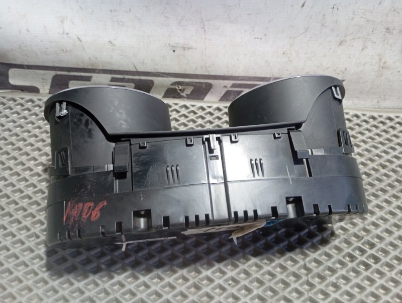 Панель приборов Skoda YETI 2015