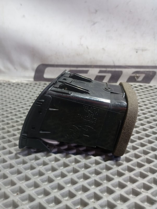 Дефлектор обдува салона Skoda YETI 2015