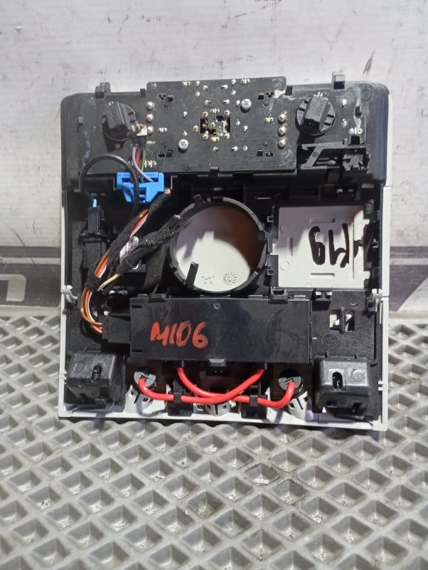 Плафон салона Skoda YETI 2015