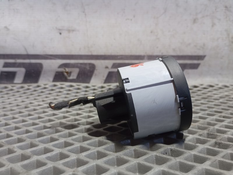 Переключатель света фар Skoda YETI 2015