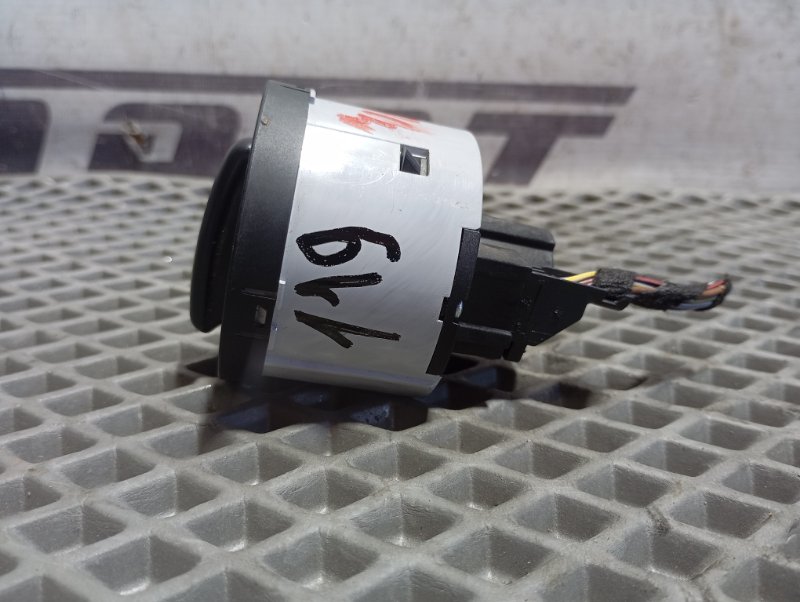 Переключатель света фар Skoda YETI 2015