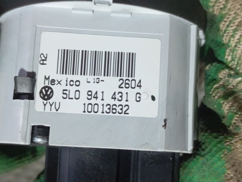 Переключатель света фар Skoda YETI 2015