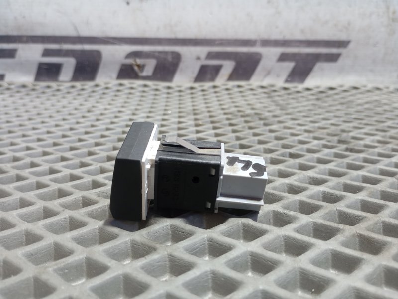 Кнопка давления в шинах Skoda YETI 2015