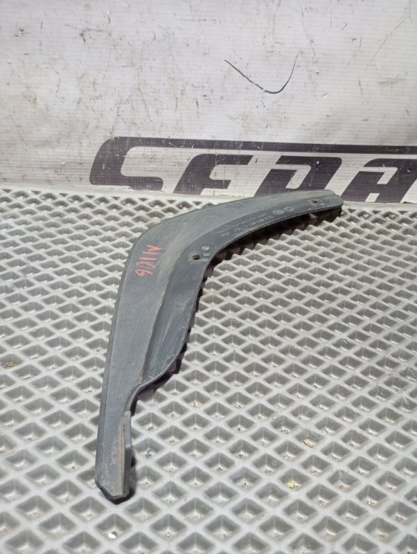 Брызговик Skoda YETI 2015