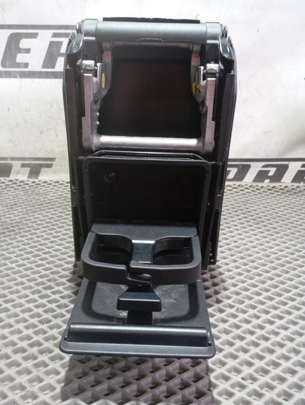 Подлокотник Volkswagen Golf 2011 Mk6