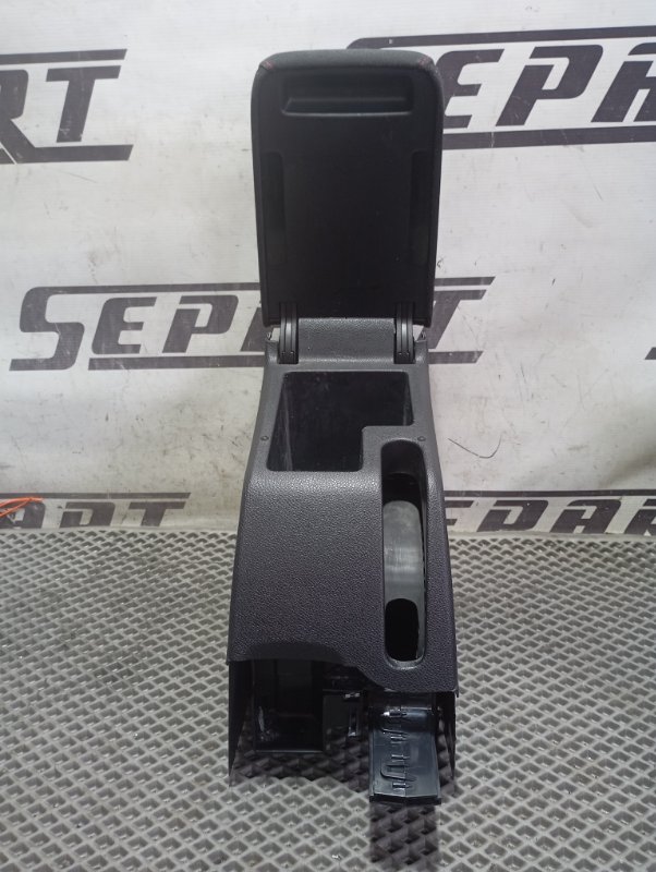 Подлокотник Volkswagen Golf 2011 Mk6