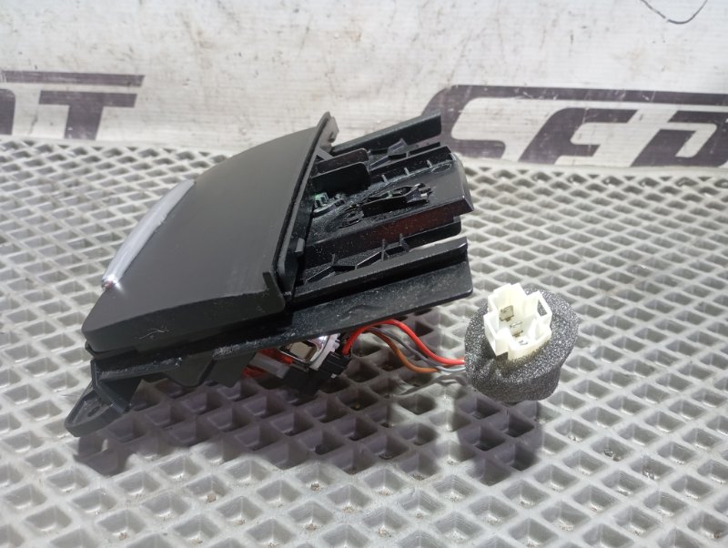 Пепельница Audi A4 2011 B8