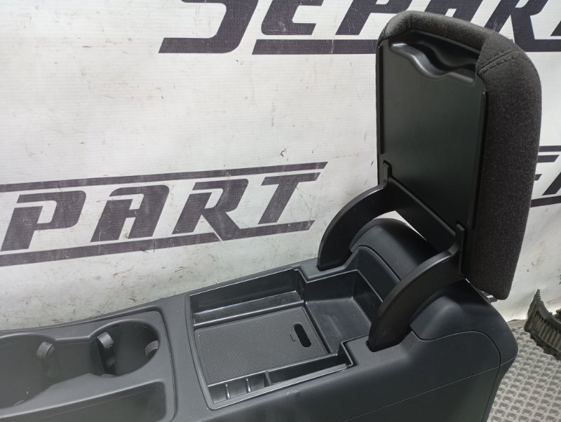 Подлокотник Audi A4 2011 B8