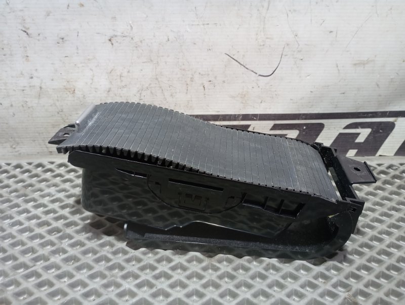 Подстаканник Volkswagen Golf 2011 Mk6