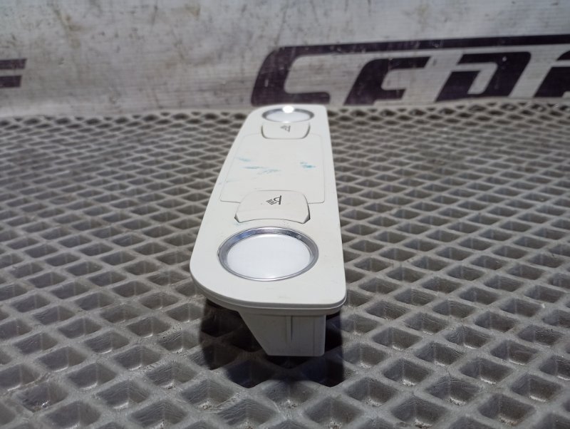 Плафон салона Audi Q7 2010 4L