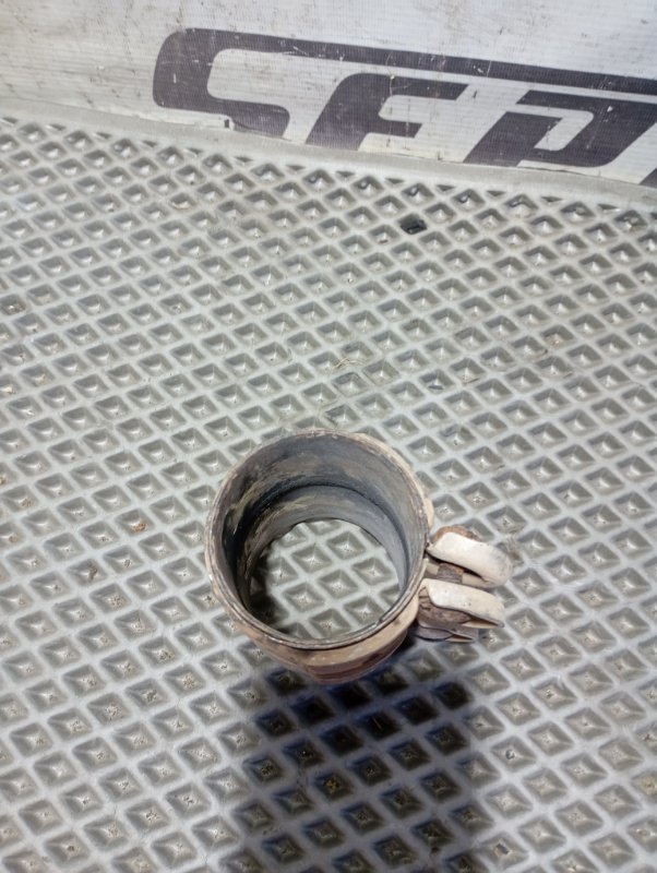 Хомут глушителя Skoda YETI 2013