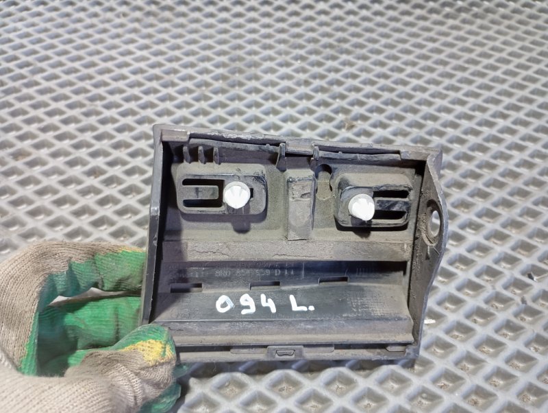 Молдинг крыла Audi Q5 2013 8R