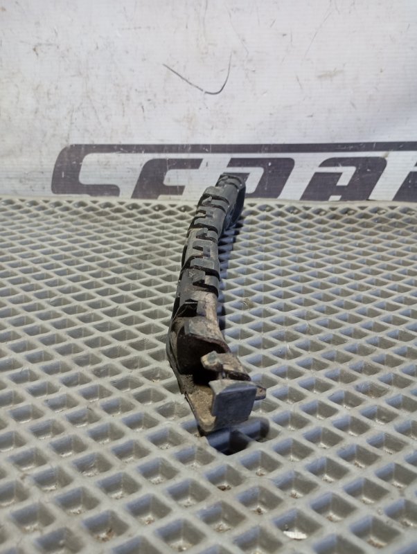 Кронштейн бампера Skoda YETI 2015