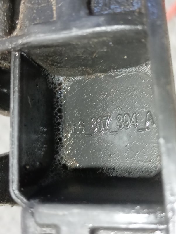 Кронштейн бампера Skoda YETI 2015