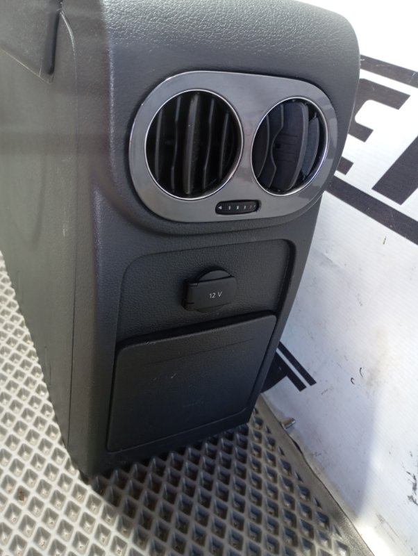 Подлокотник Volkswagen Tiguan 2014 5N