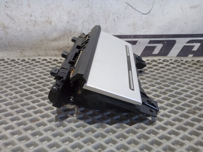 Пепельница Audi A4 2002 B6