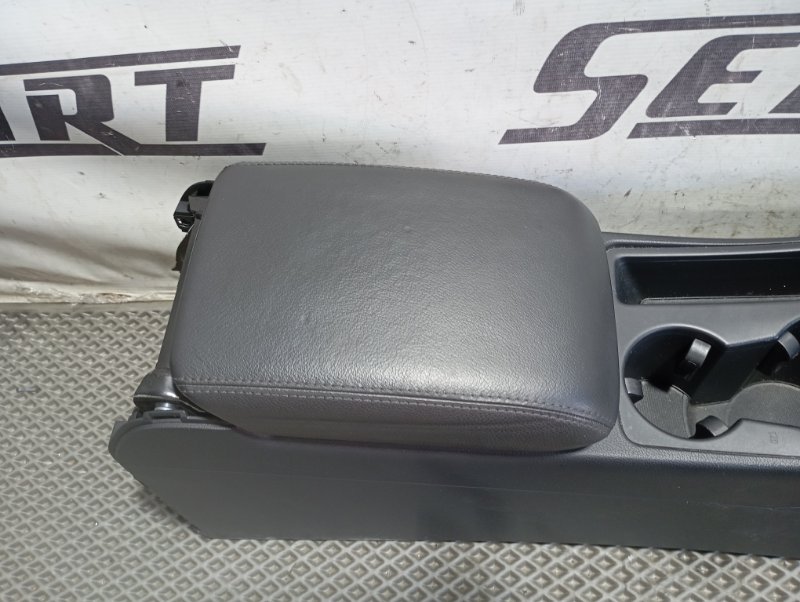 Подлокотник Audi A4 2008 B8