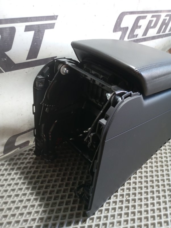 Подлокотник Audi A4 2008 B8