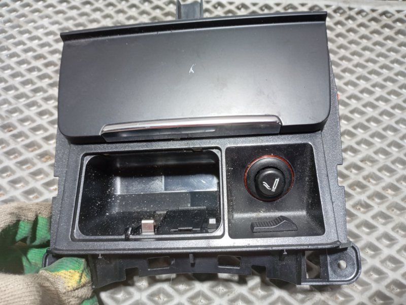 Пепельница Audi A4 2008 B8
