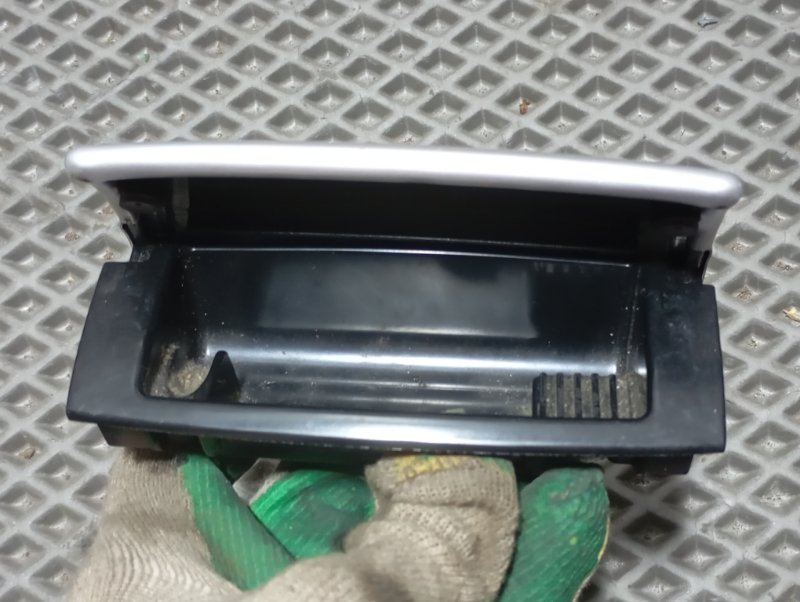 Пепельница Audi A4 2002 B6