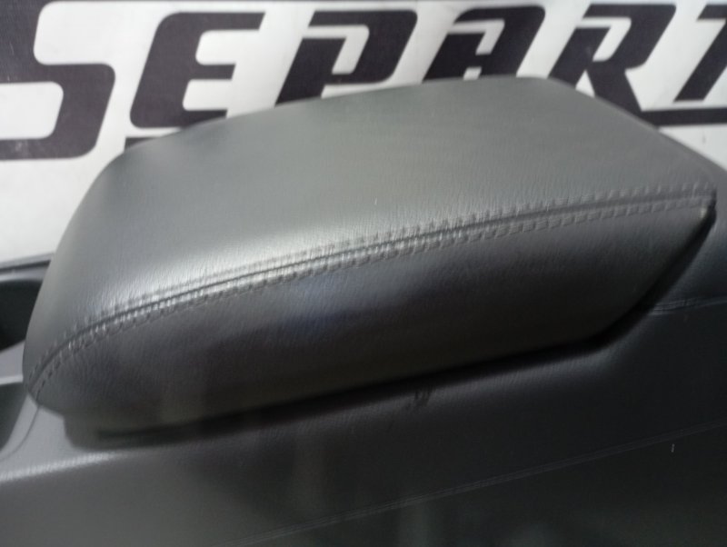 Подлокотник Audi A4 2008 B8