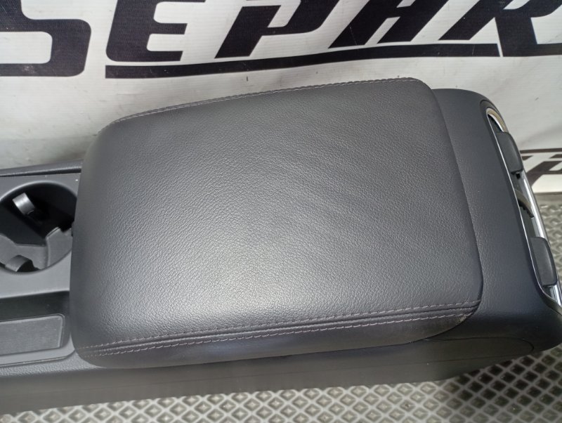 Подлокотник Audi A4 2008 B8