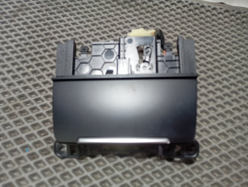 Пепельница Audi A4 2008 B8