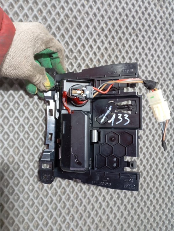 Пепельница Audi A4 2008 B8